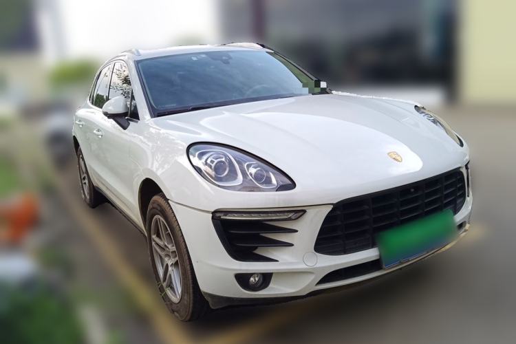 Used Porsche Macan 2017 Macan 2.0T Front Right 45 Deg