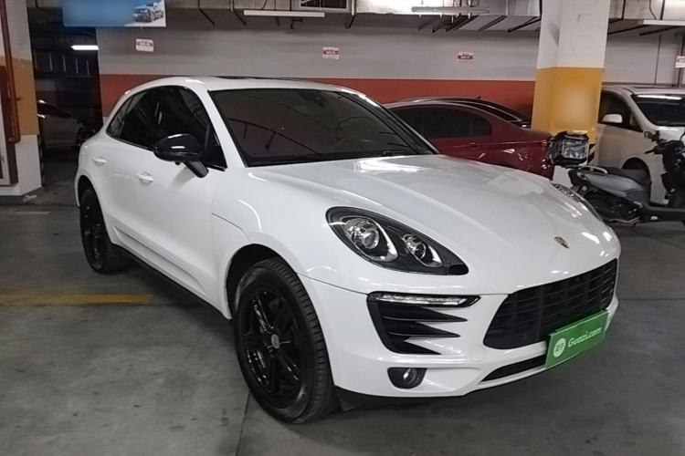 Used Porsche Macan 2017 Macan 2.0T Front Right 45 Deg