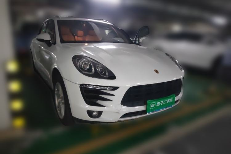 Used Porsche Macan 2017 Macan 2.0T Front Right 45 Deg