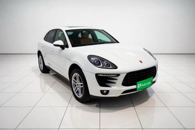 Used Porsche Macan 2017 Macan 2.0T Front Right 45 Deg