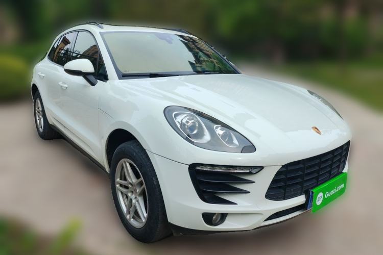 Used Porsche Macan 2017 Macan 2.0T Front Right 45 Deg