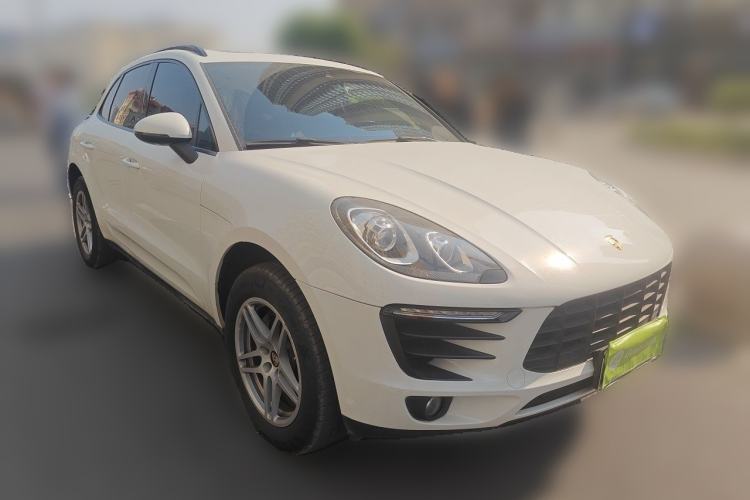 Used Porsche Macan 2017 Macan 2.0T Front Right 45 Deg