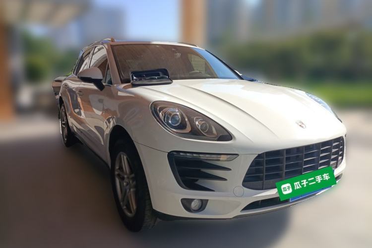 Used Porsche Macan 2017 Macan 2.0T Front Right 45 Deg