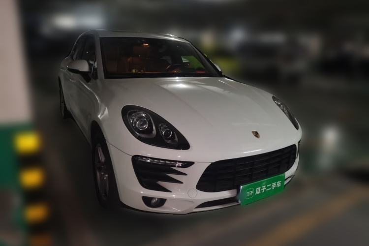 Used Porsche Macan 2017 Macan 2.0T Front Right 45 Deg