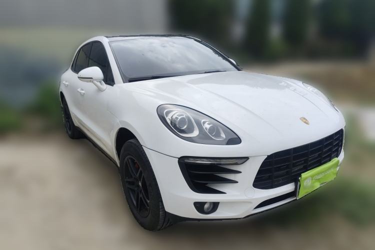 Used Porsche Macan 2017 Macan 2.0T Front Right 45 Deg
