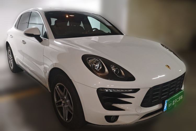 Used Porsche Macan 2017 Macan 2.0T Front Right 45 Deg