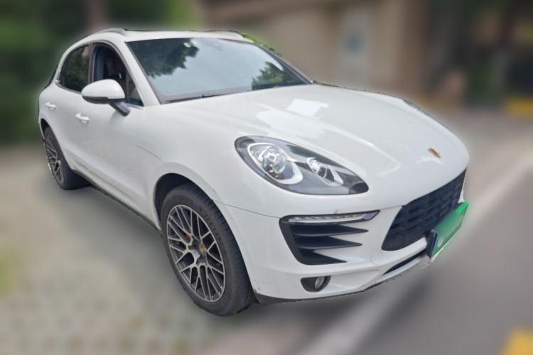 Used Porsche Macan 2017 Macan 2.0T Front Right 45 Deg