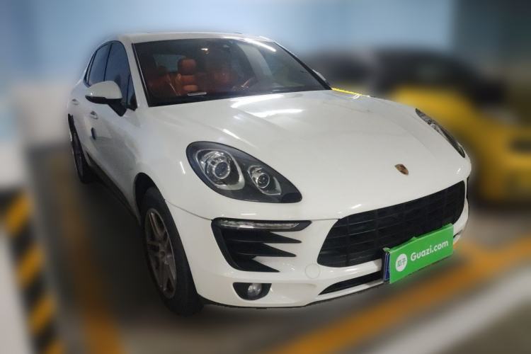 Used Porsche Macan 2017 Macan 2.0T Front Right 45 Deg