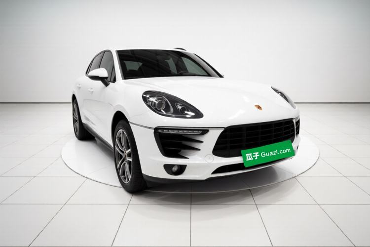 Used Porsche Macan 2017 Macan 2.0T Front Right 45 Deg