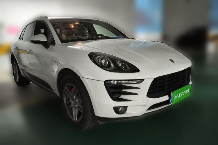 Used Porsche Macan 2017 Macan 2.0T Front Right 45 Deg