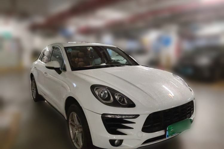 Used Porsche Macan 2017 Macan 2.0T Front Right 45 Deg