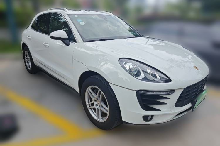 Used Porsche Macan 2017 Macan 2.0T Front Right 45 Deg
