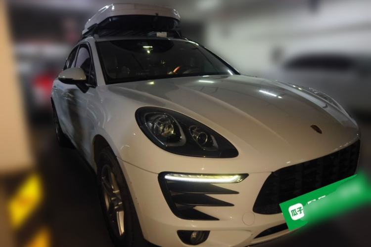 Used Porsche Macan 2017 Macan 2.0T Front Right 45 Deg