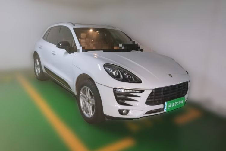 Used Porsche Macan 2017 Macan 2.0T Front Right 45 Deg