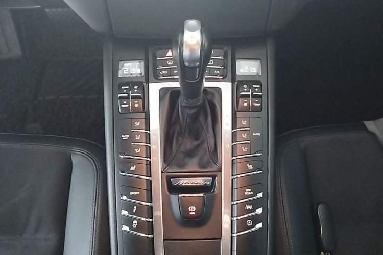 Used Porsche Macan 2017 Macan 2.0T Gear Lever