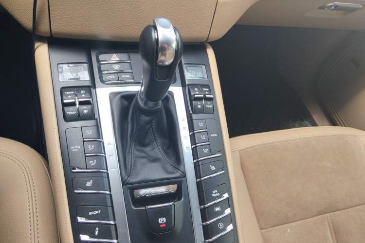 Used Porsche Macan 2017 Macan 2.0T Gear Lever