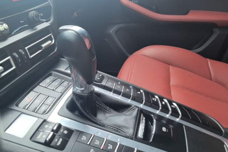 Used Porsche Macan 2017 Macan 2.0T Gear Lever