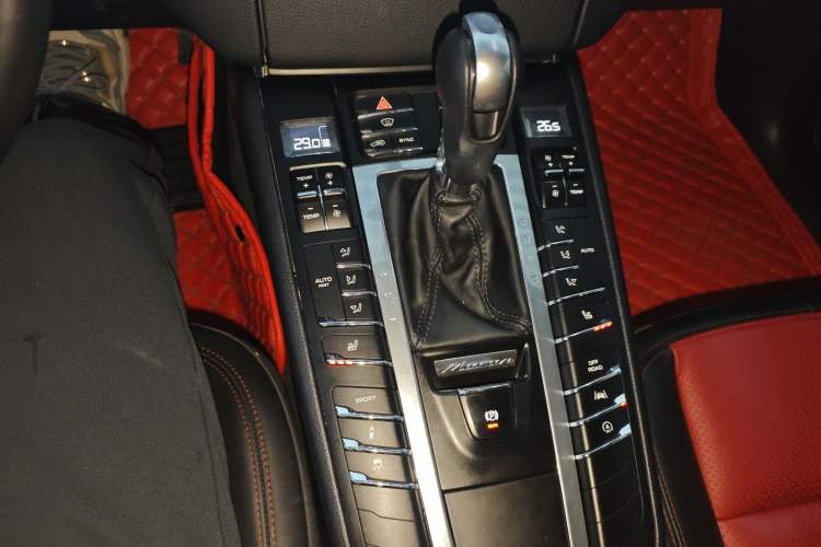 Used Porsche Macan 2017 Macan 2.0T Gear Lever