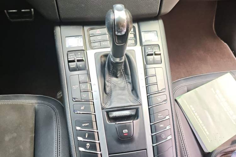 Used Porsche Macan 2017 Macan 2.0T Gear Lever