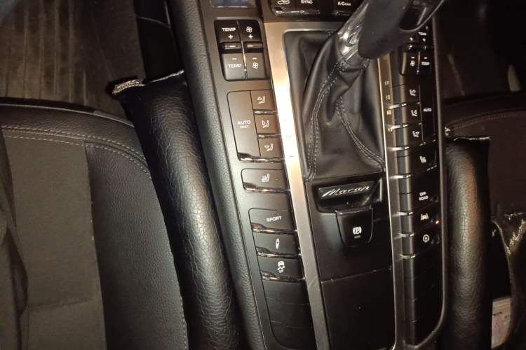 Used Porsche Macan 2017 Macan 2.0T Gear Lever