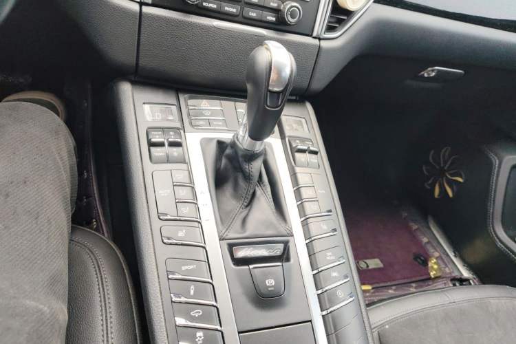 Used Porsche Macan 2017 Macan S 3.0T Gear Lever