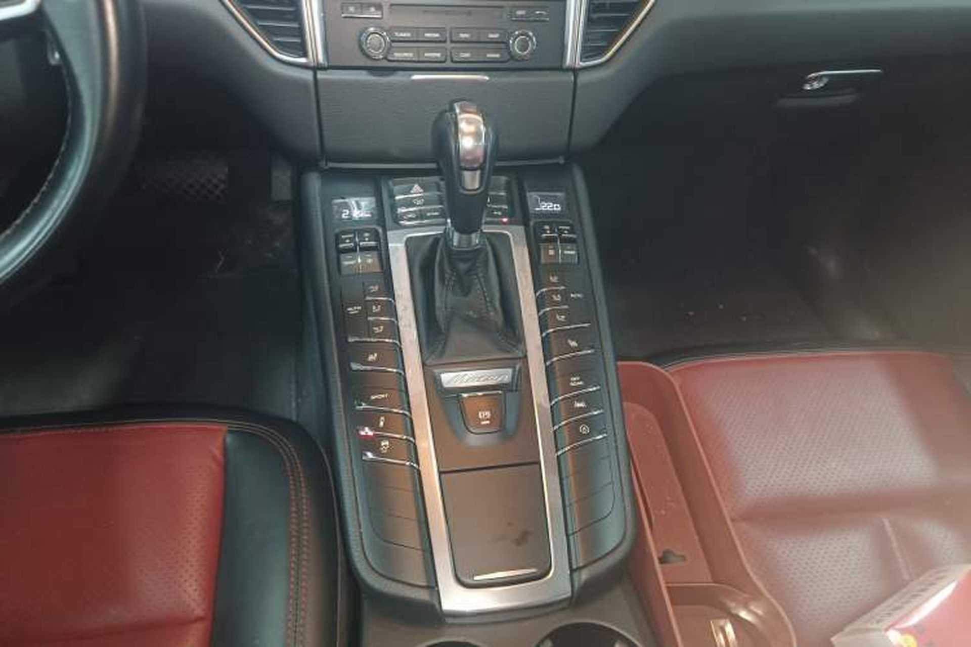 Used Porsche Macan 2017 Macan 2.0T Gear Lever