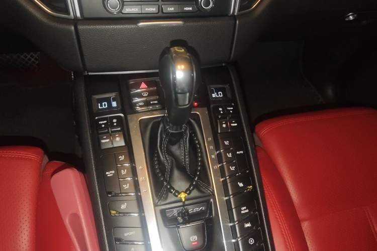 Used Porsche Macan 2017 Macan 2.0T Gear Lever