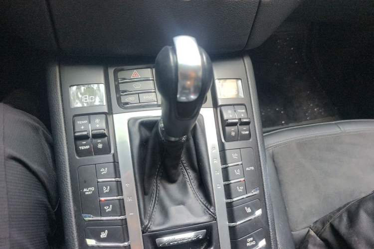 Used Porsche Macan 2017 Macan 2.0T Gear Lever