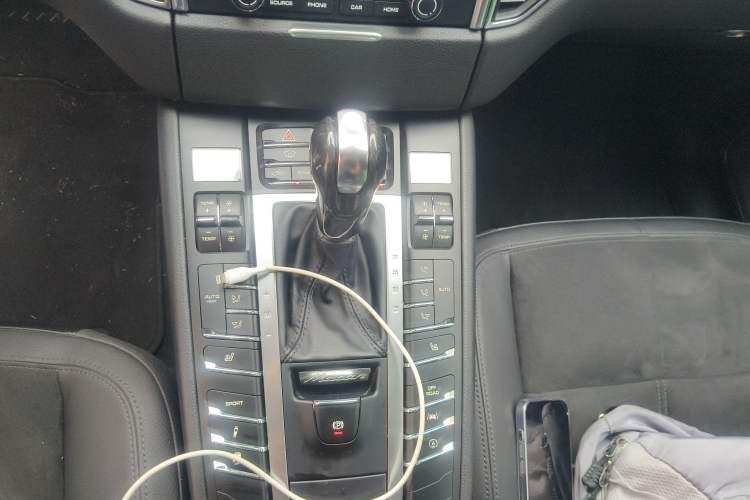 Used Porsche Macan 2017 Macan 2.0T Gear Lever