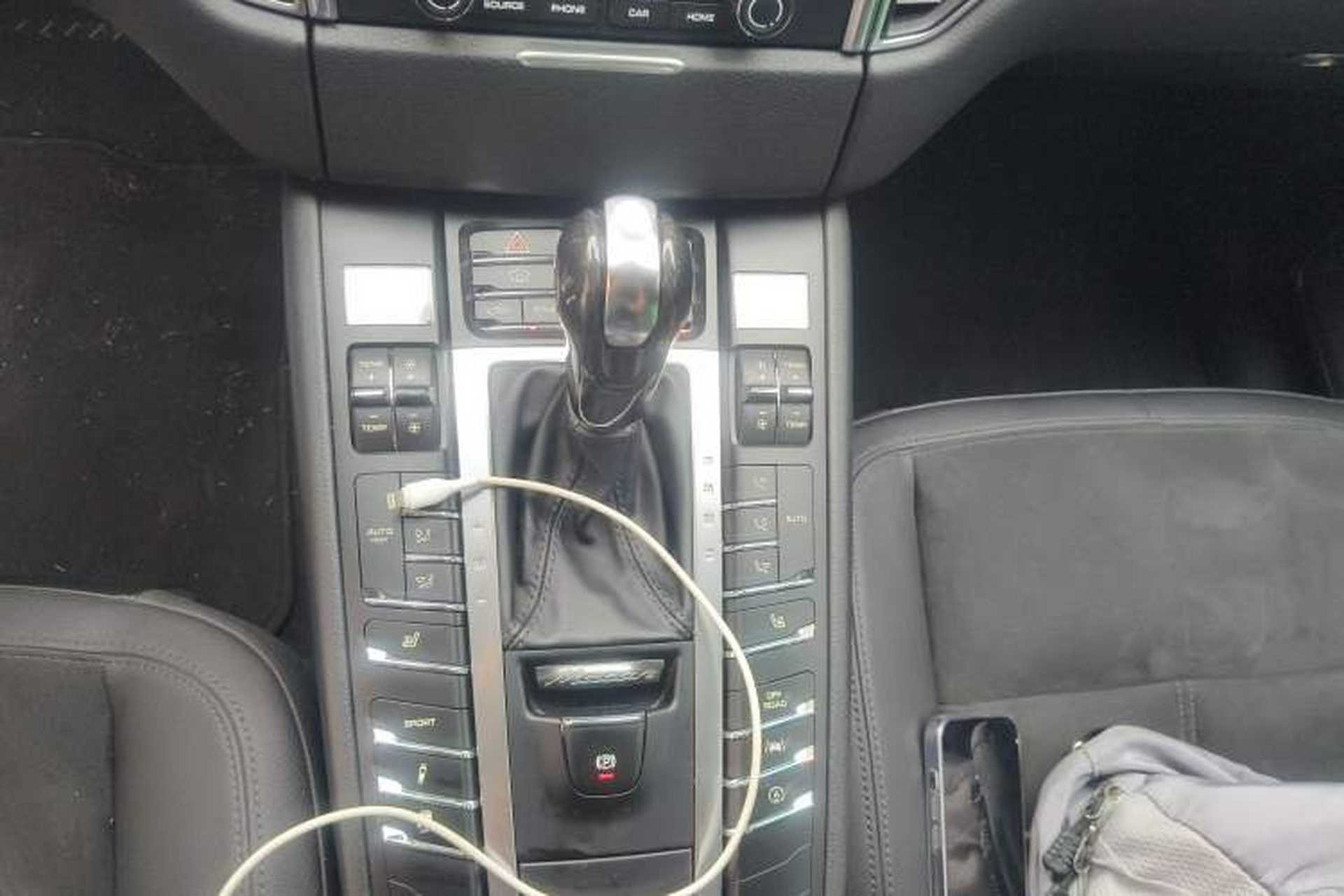 Used Porsche Macan 2017 Macan 2.0T Gear Lever