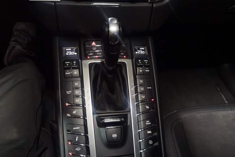 Used Porsche Macan 2017 Macan S 3.0T Gear Lever