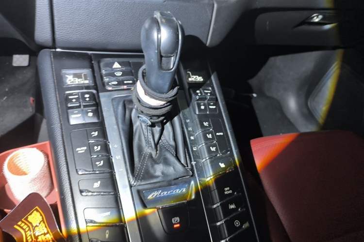 Used Porsche Macan 2017 Macan 2.0T Gear Lever