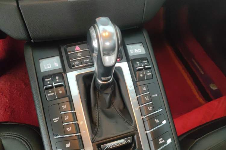 Used Porsche Macan 2017 Macan 2.0T Gear Lever