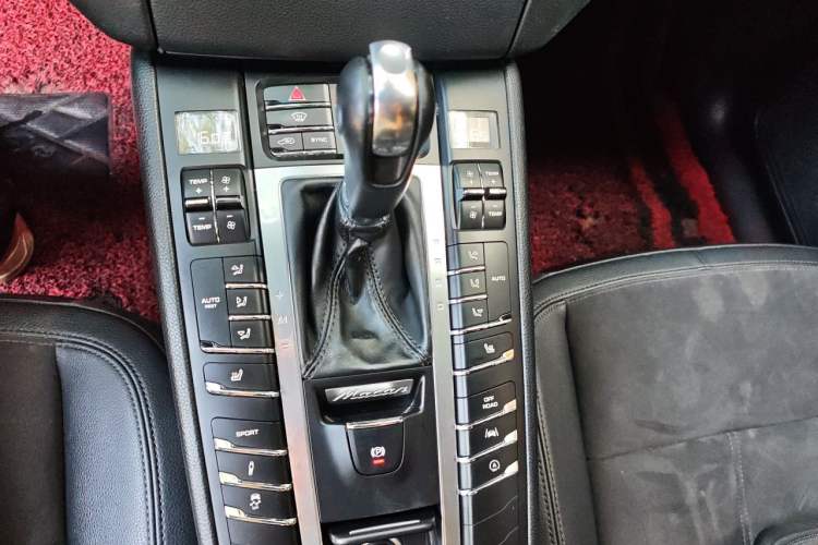 Used Porsche Macan 2017 Macan 2.0T Gear Lever