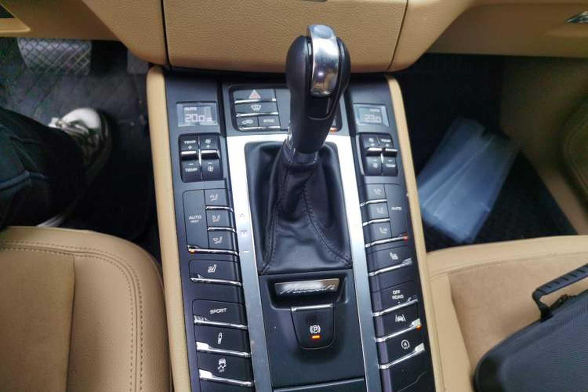 Used Porsche Macan 2017 Macan 2.0T Gear Lever