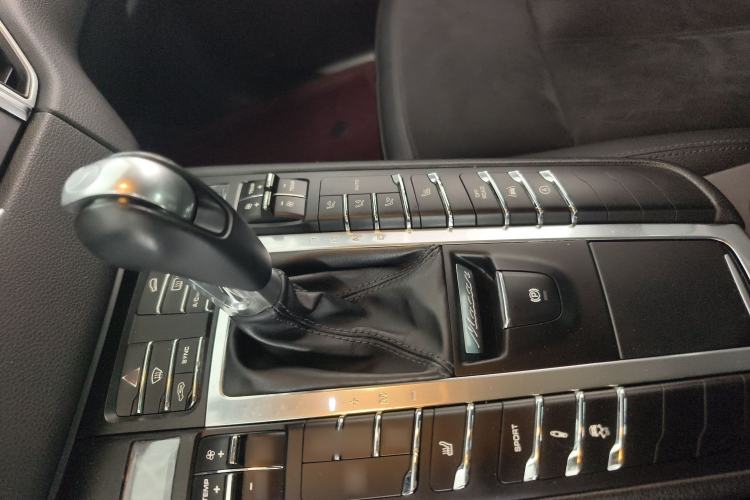 Used Porsche Macan 2017 Macan 2.0T Gear Lever