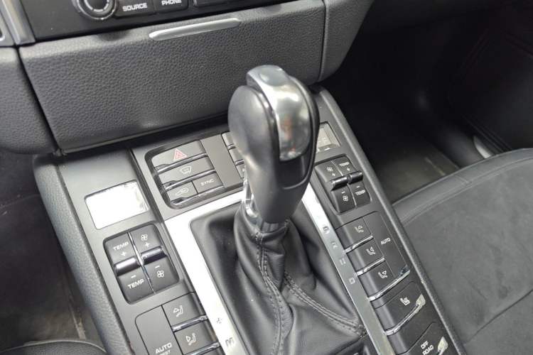 Used Porsche Macan 2017 Macan 2.0T Gear Lever
