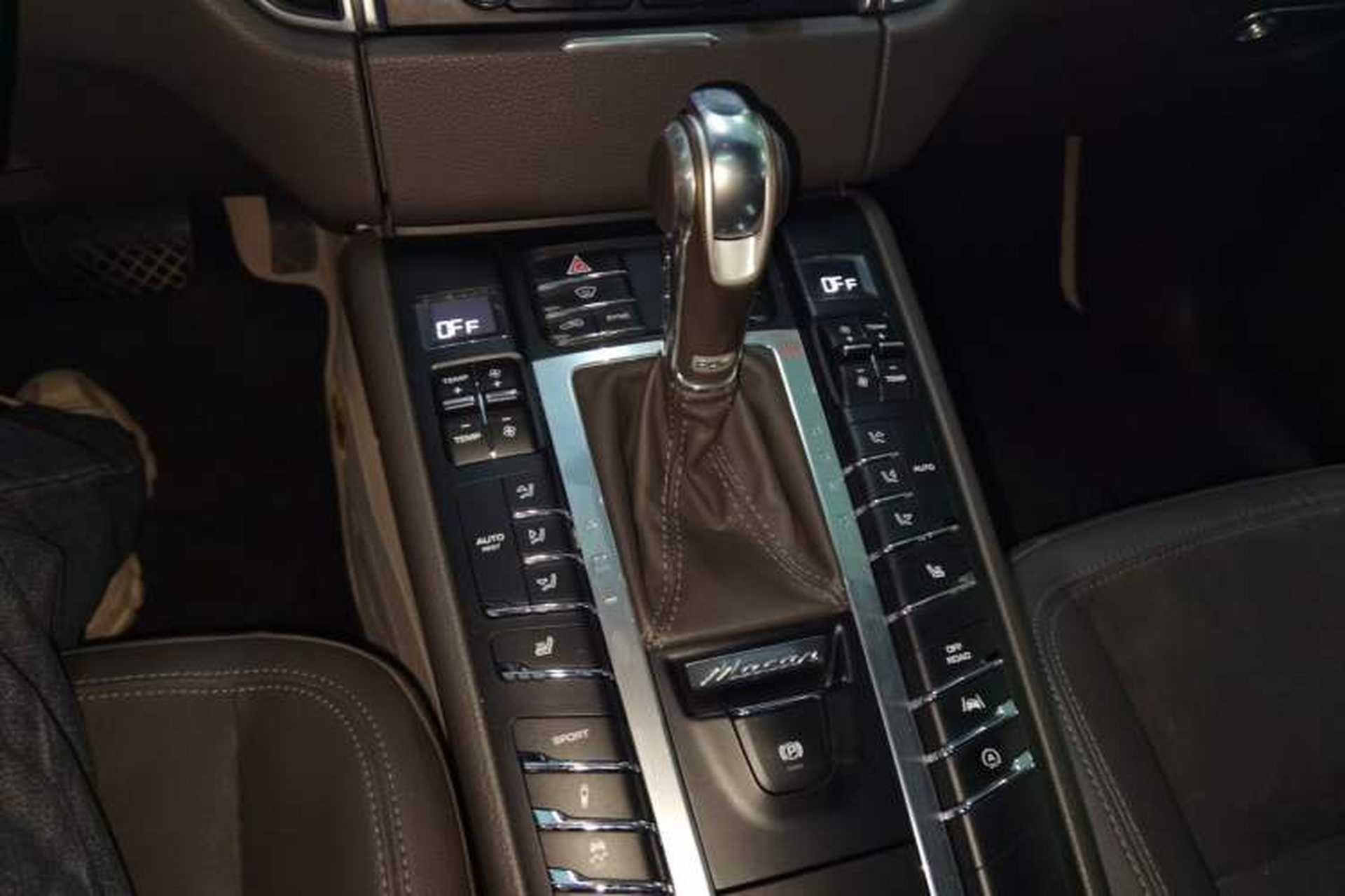 Used Porsche Macan 2017 Macan 2.0T Gear Lever