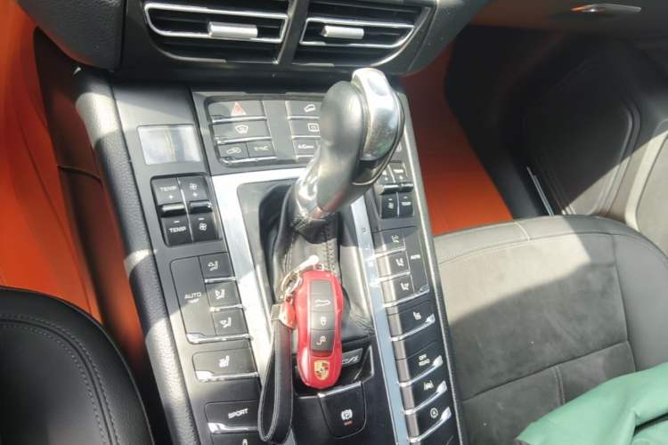 Used Porsche Macan 2017 Macan 2.0T Gear Lever