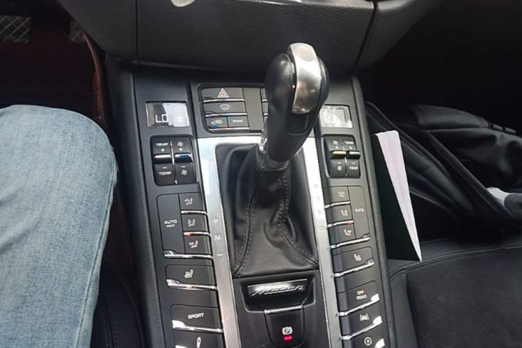 Used Porsche Macan 2017 Macan 2.0T Gear Lever
