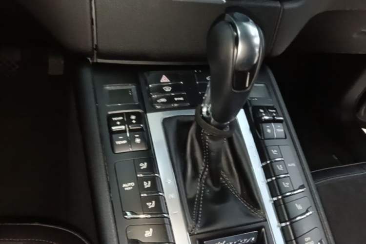 Used Porsche Macan 2017 Macan 2.0T Gear Lever