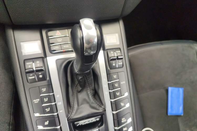 Used Porsche Macan 2017 Macan 2.0T Gear Lever