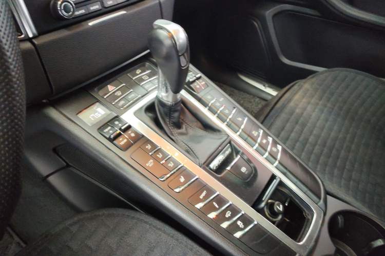 Used Porsche Macan 2017 Macan S 3.0T Gear Lever