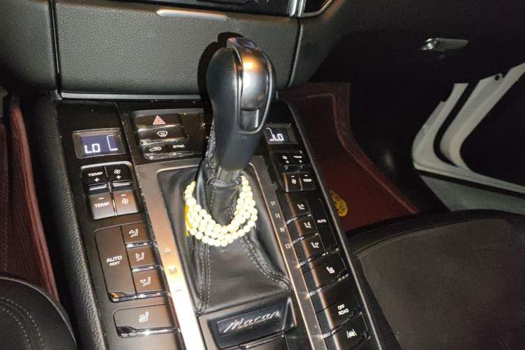 Used Porsche Macan 2017 Macan 2.0T Gear Lever