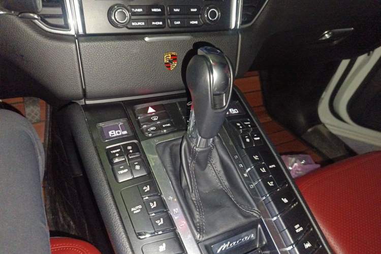 Used Porsche Macan 2017 Macan 2.0T Gear Lever