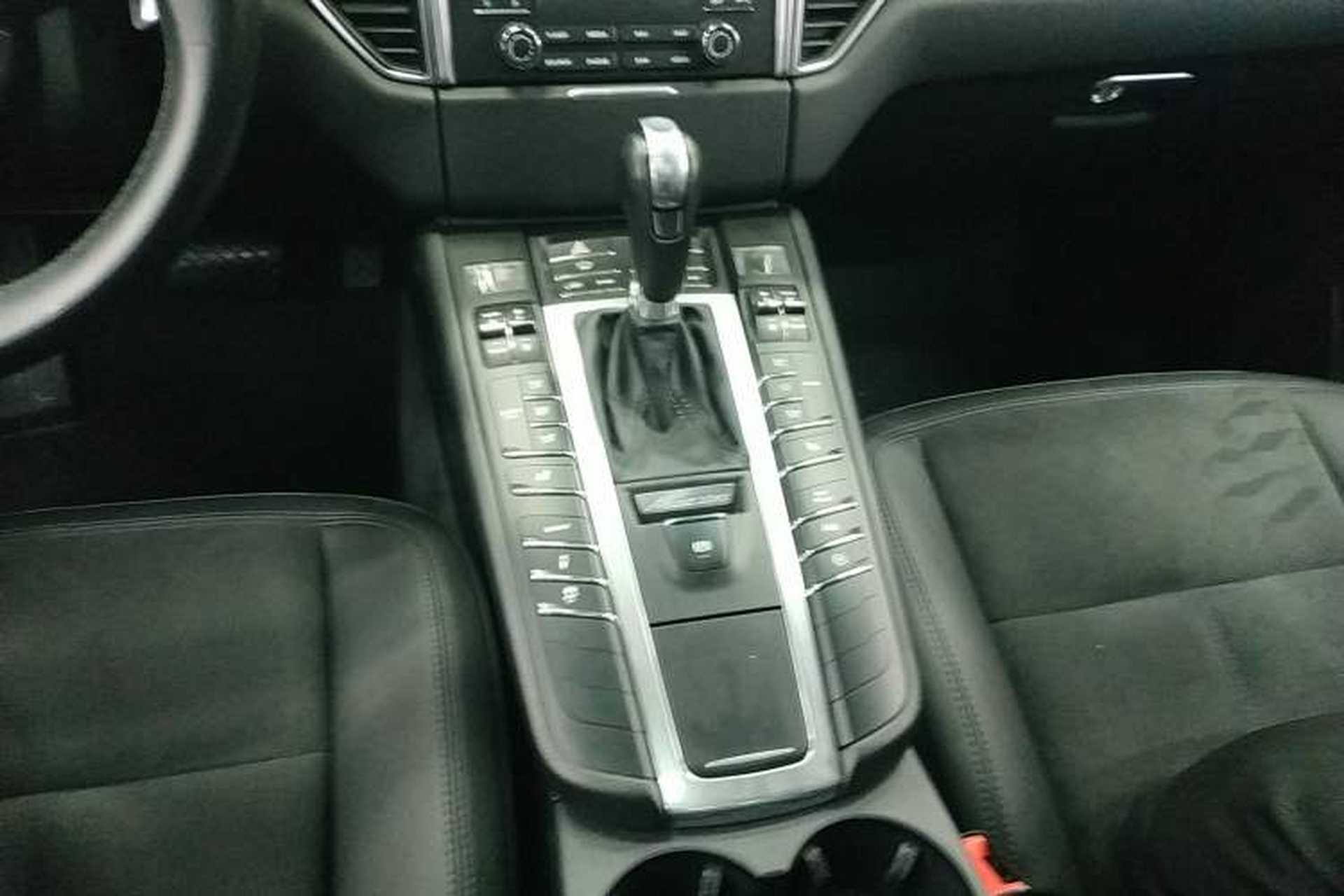 Used Porsche Macan 2017 Macan 2.0T Gear Lever