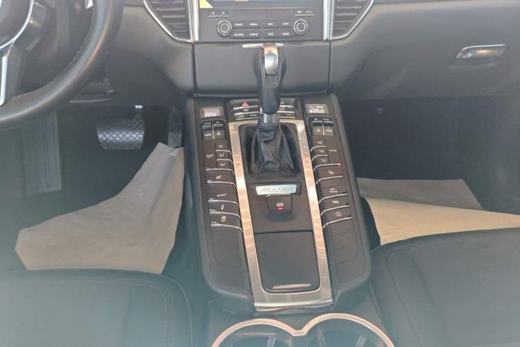 Used Porsche Macan 2017 Macan 2.0T Gear Lever