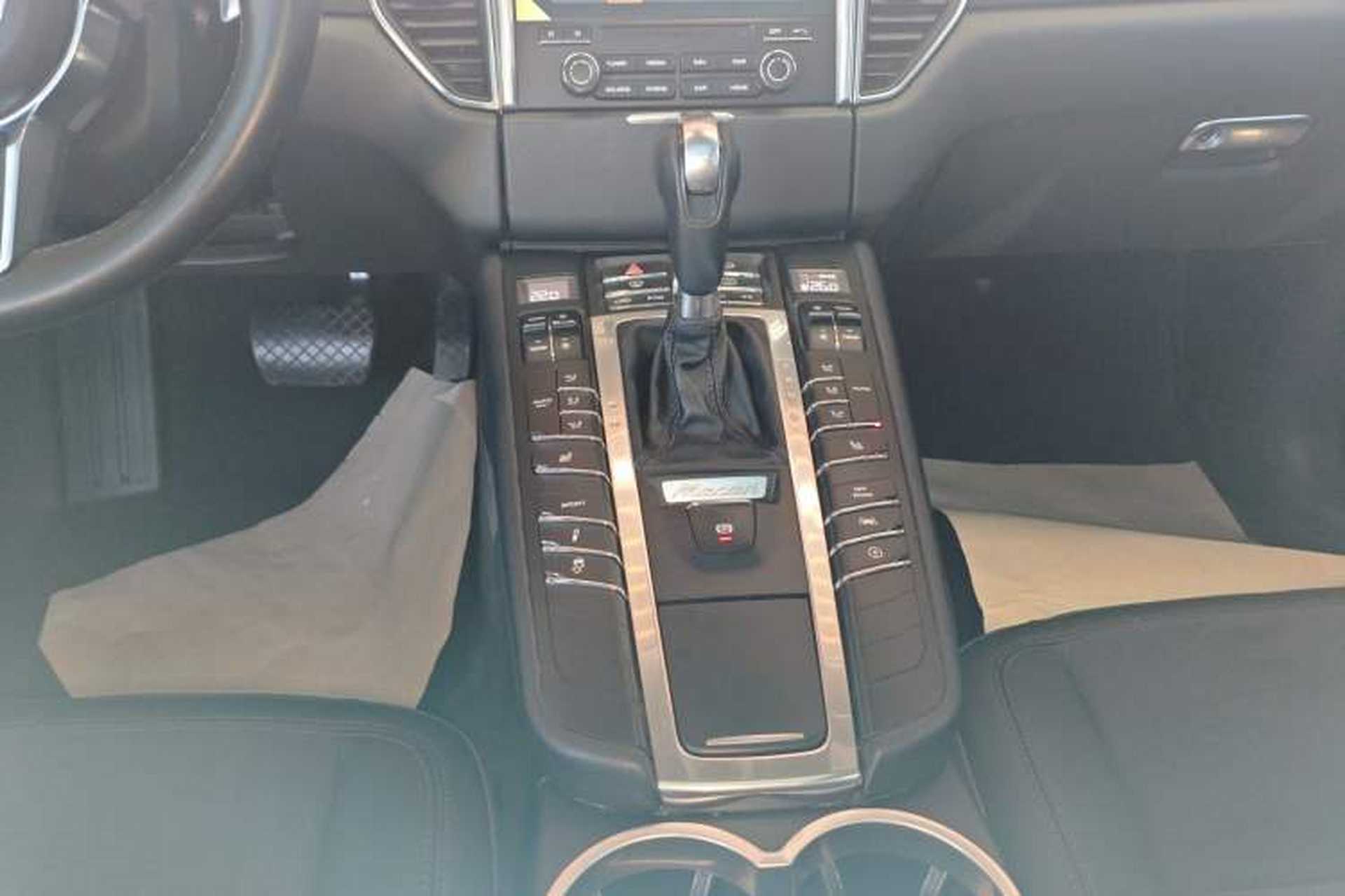 Used Porsche Macan 2017 Macan 2.0T Gear Lever