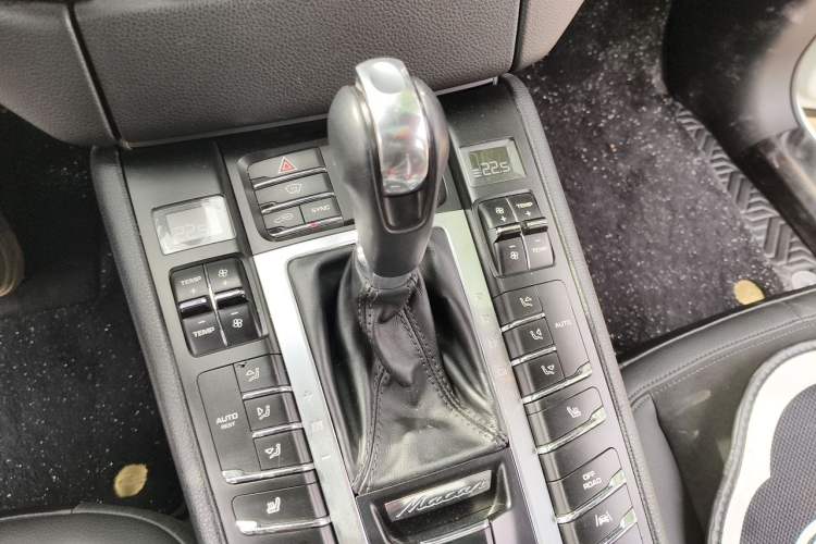 Used Porsche Macan 2017 Macan 2.0T Gear Lever