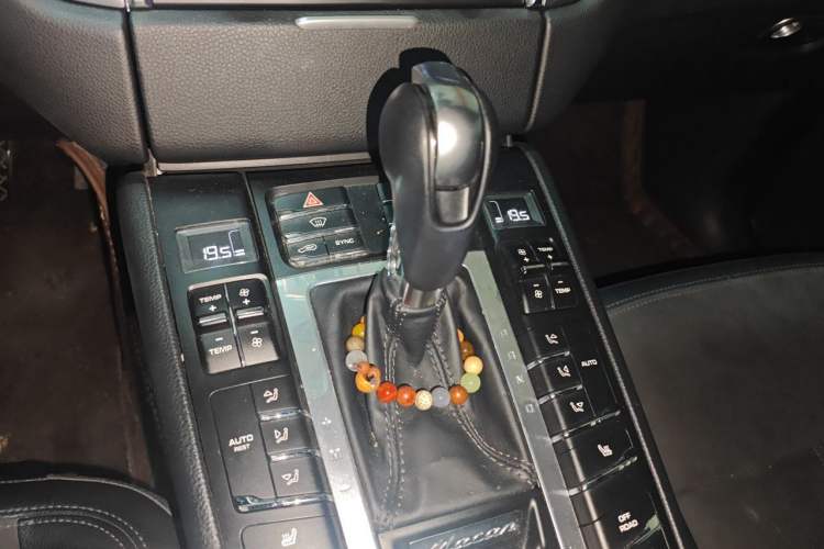 Used Porsche Macan 2017 Macan 2.0T Gear Lever